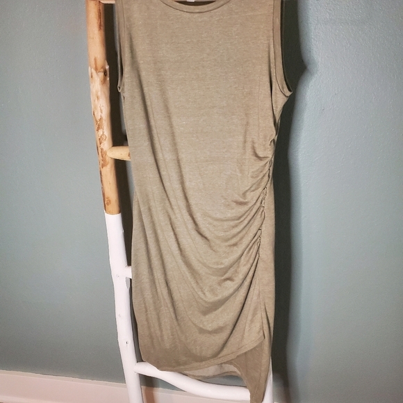 Leith ruched bodycon green tank dress - Picture 3 of 8